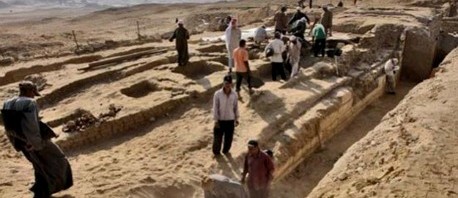 اكتشاف مقبرتين عمرهما 20 قرنا في مصر