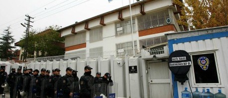 خارجية تل ابيب توضح حادثة الهجوم على سفارتها بأنقرة 