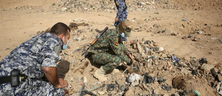 العراق: العثور على مقبرة لضحايا "داعش" تضم رفات أكثر من 30 شخصا