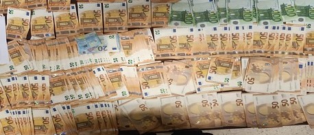 المعبر الحدودي بحزوة: حجز 47 ألف أورو لدى مسافرين جزائريين